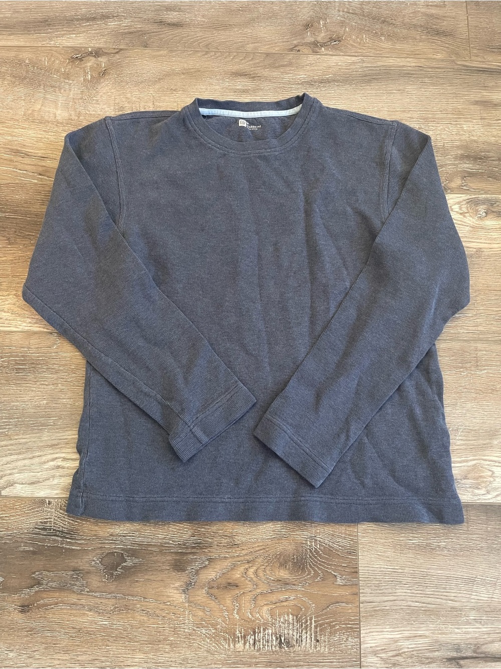 GAP Long Sleeve Crewneck Tee in Dark blue good condition size M